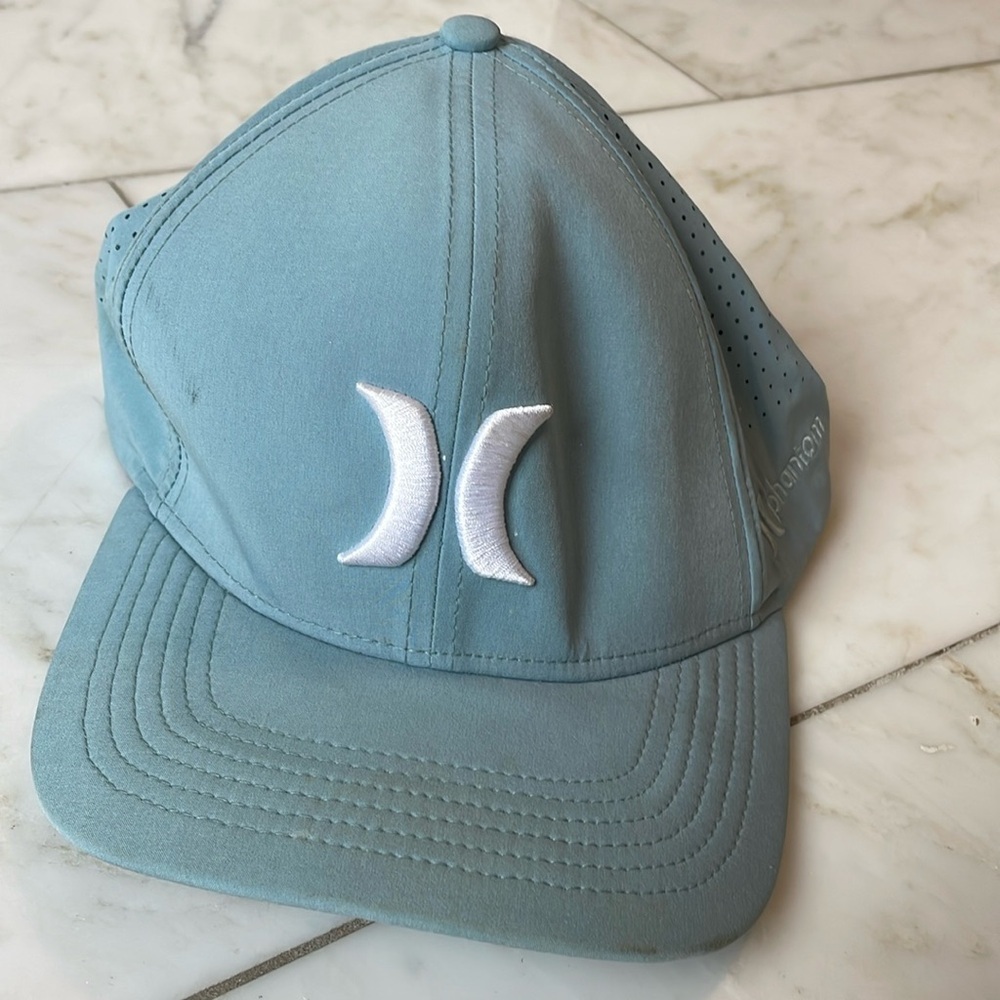 Hurley light blue vented stretch baseball cap Dri-Fit